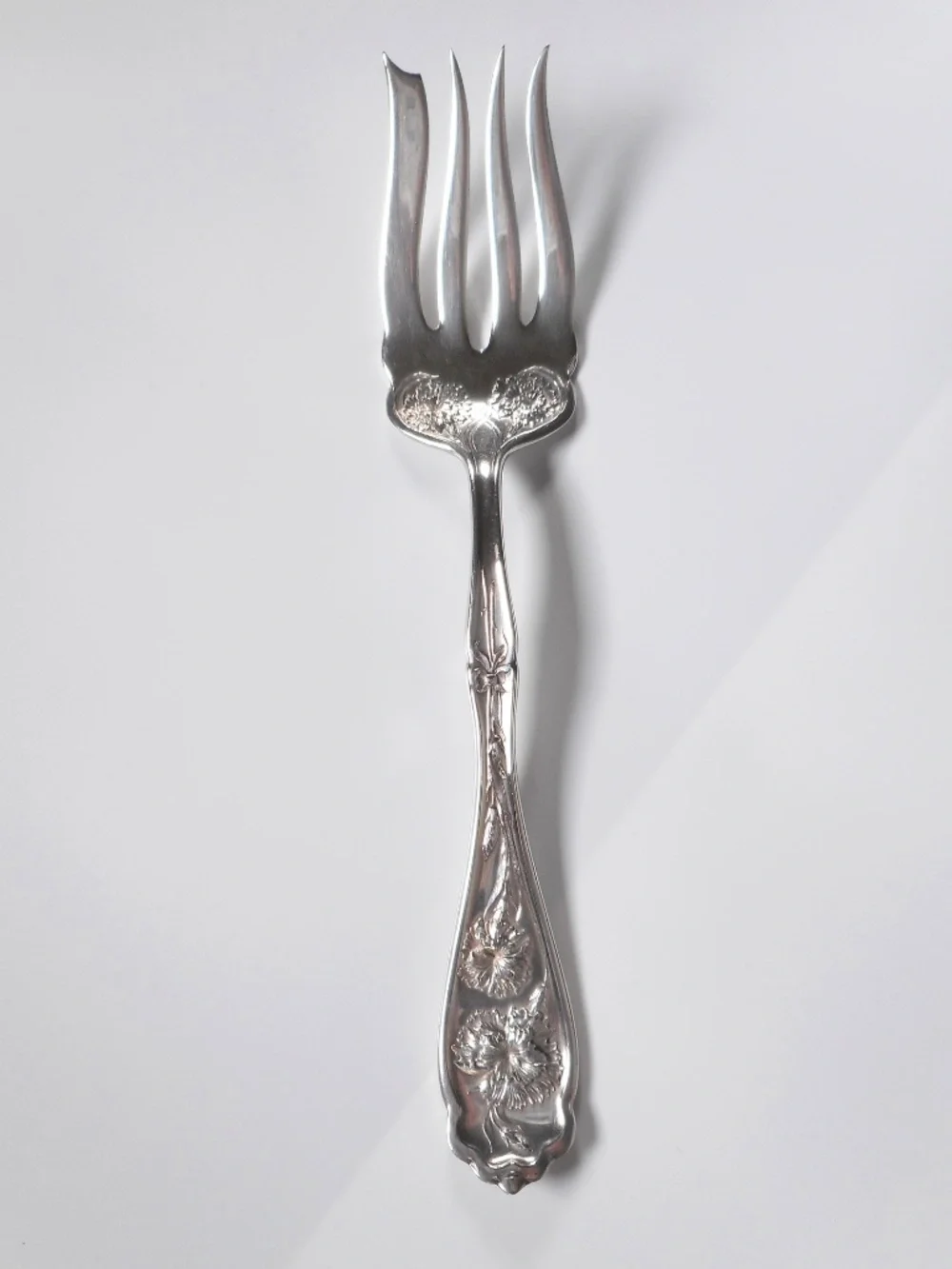 VTG 1908 Wm Rogers W R Keystone CARNATION Silverplate Floral Serving Fork 8.25